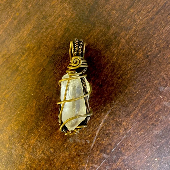 Handmade wire wrapped quartz - Picture 2 of 2